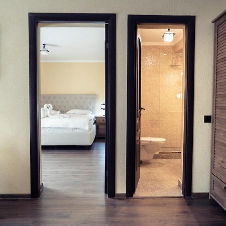London Apartments Vászló Kültér fotó